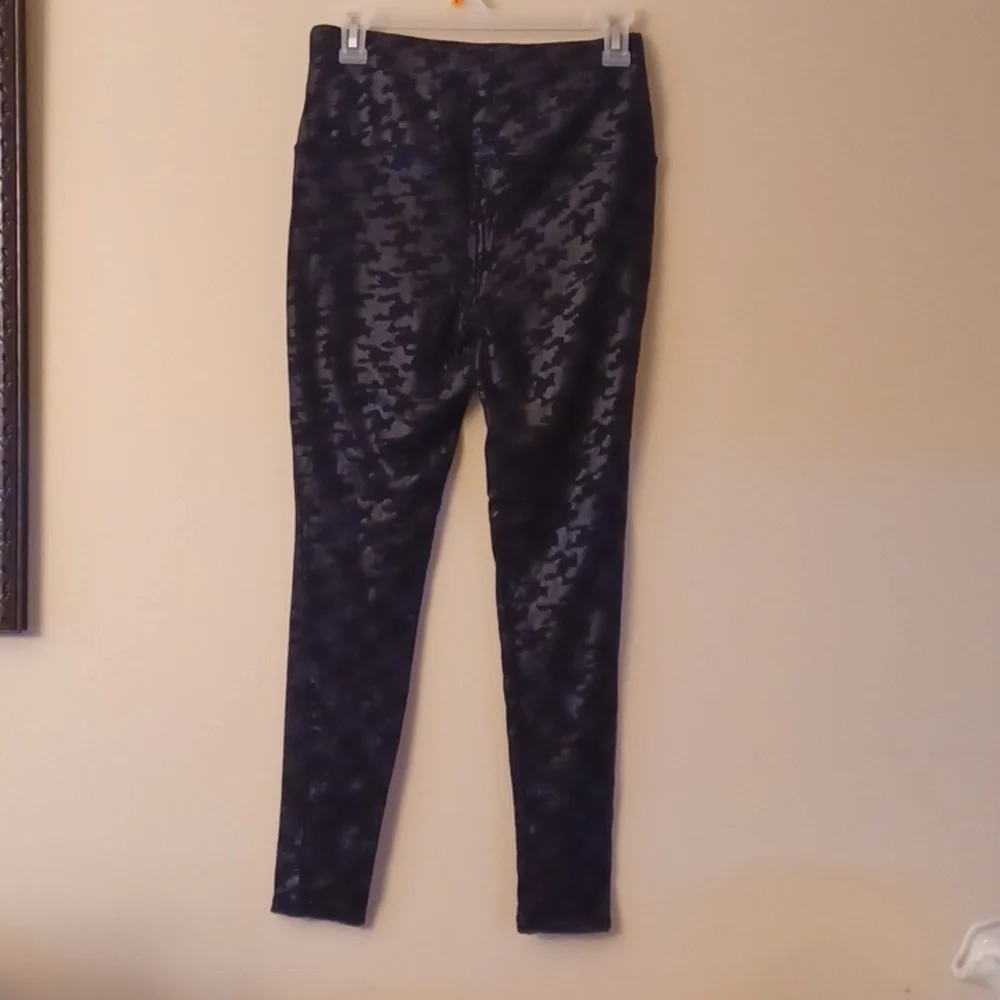 Chicos leggings Chicos size 0 USA 4-6